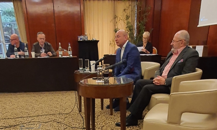 Clubul de presă şi-a stabilit structura şi conducerea